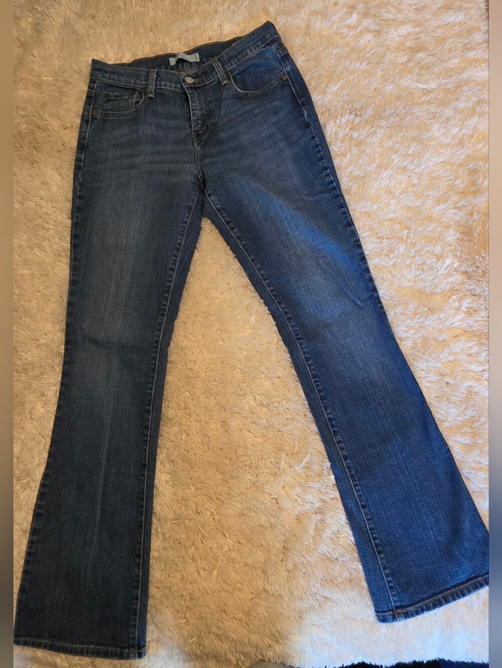 Levi's Women's Midrise Medium Wash 515 Bootcut Distressed Stretch Jean Sz. 6x33